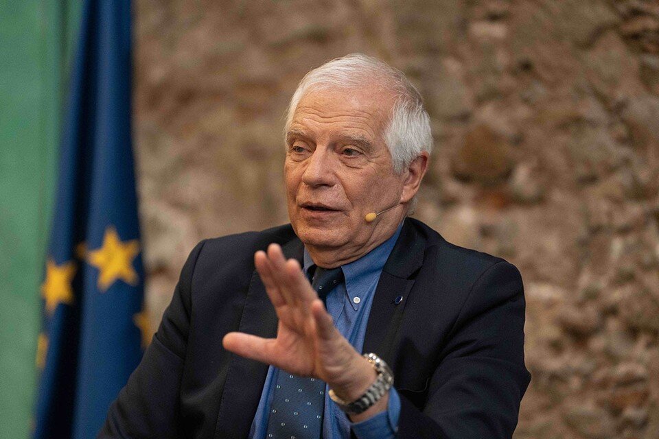     Привычно засуетился и глава дипломатии Евросоюза Жозеп Боррель  GLOBAL LOOK PRESS