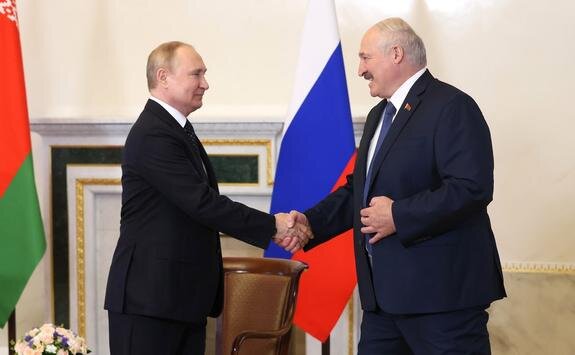    Владимир Путин и Александр Лукашенко, Kremlin Pool/globallook.com