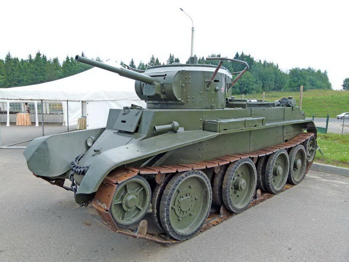 БТ-7. http://istlyap.ru/wp-content/uploads/2022/01/bt-7-model-1935.jpg