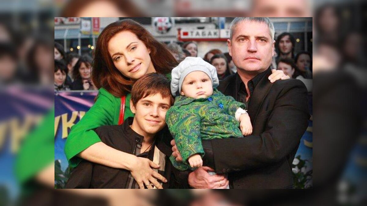 Дети екатерины гусевой фото. Екатерина Владимир Абашкин. Алексей Абашкин (сын Екатерины Гусевой). Екатерина Гусева дети. Владимиром Евгеньевичем Абашкиным
