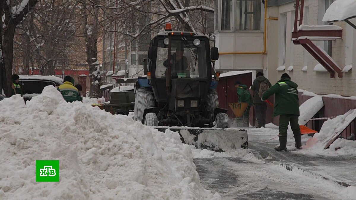    Подготовка к оттепели: власти Москвы бросили все силы на уборку города от снега