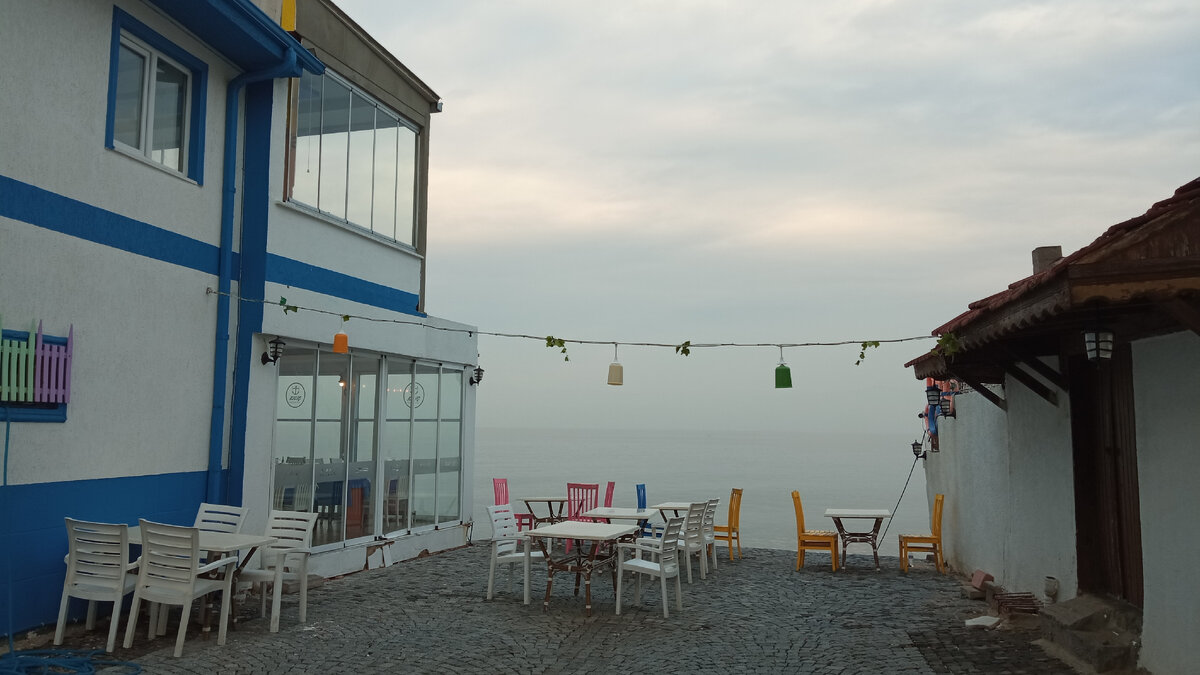 Примерно вот такое хмурое у меня после этого настроение.