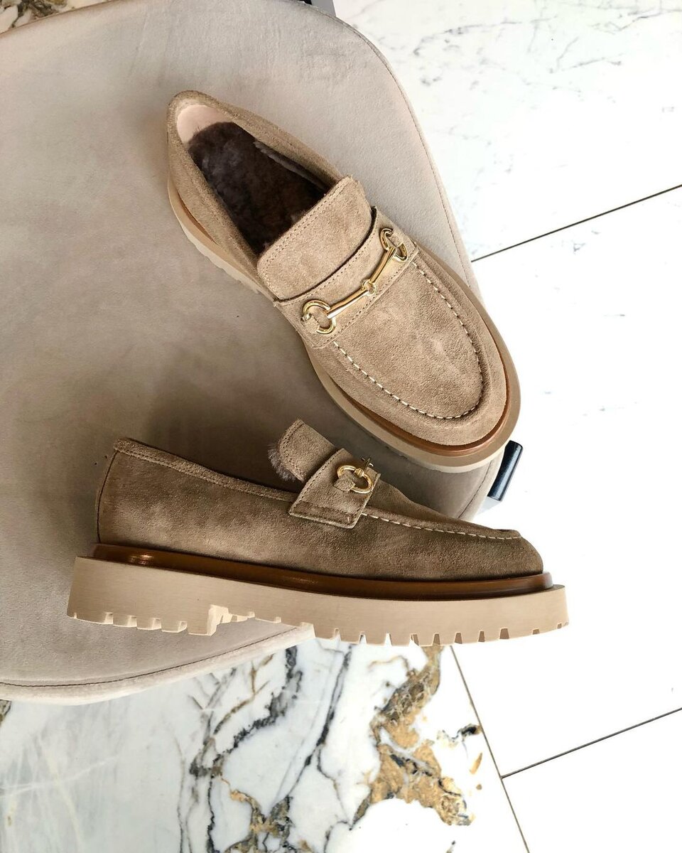 Какую сменную обувь выбрать для офиса: топ-5 удобных и стильных моделей ...