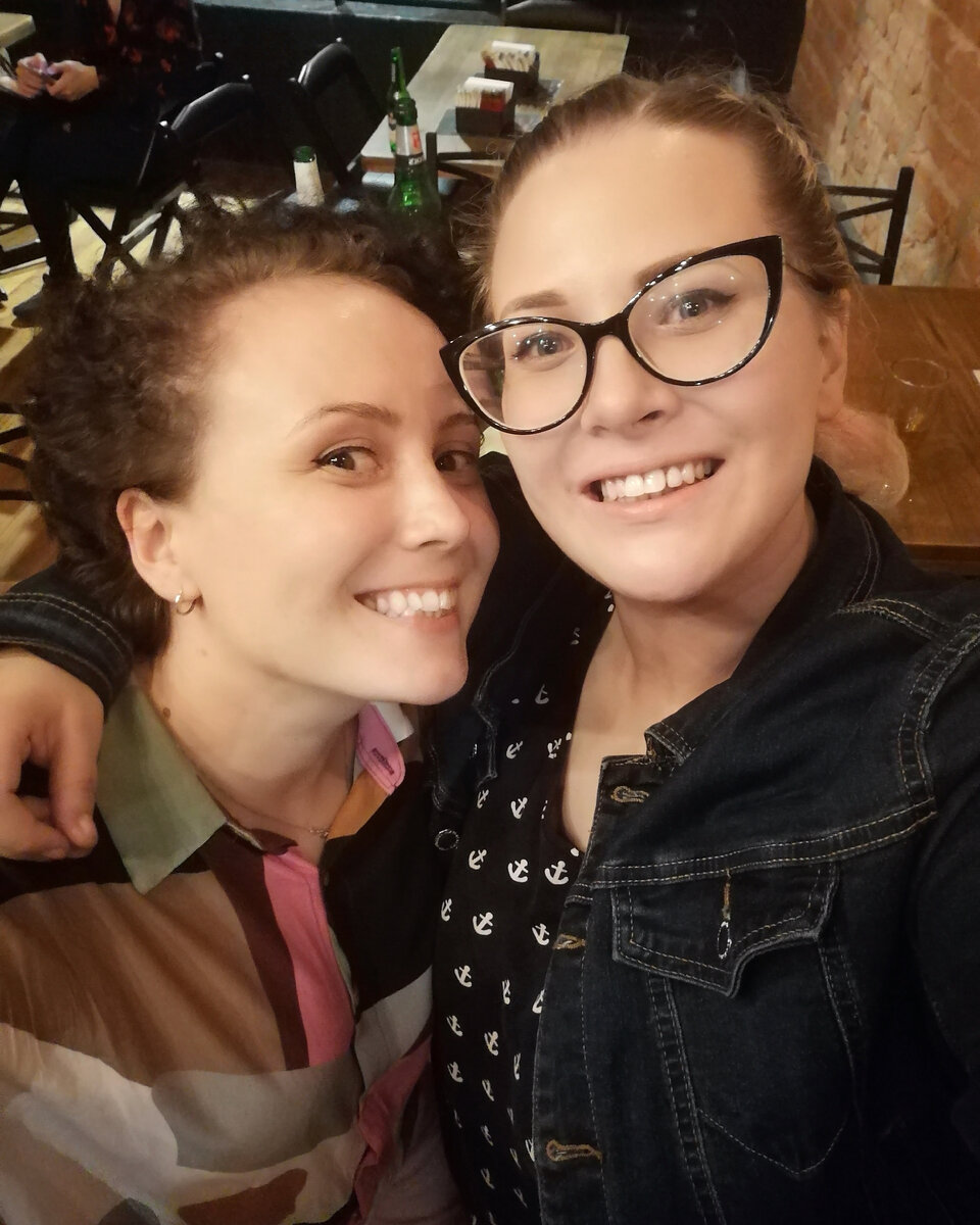 Моя подруга Катя из Санкт-Петербурга, переехала месяца 3 назад. У неё известный канал на YouTube про Бразилию. 