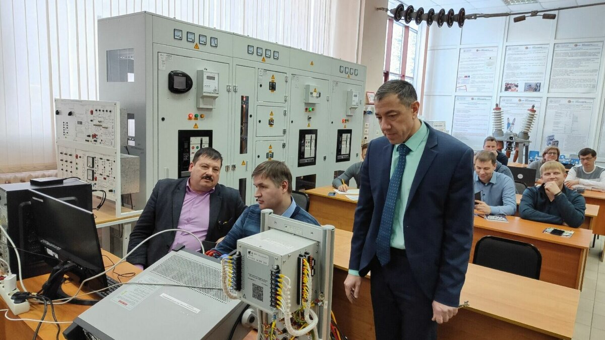     АО «Омскэлектро» и ОмГТУ в день науки начали свое сотрудничество. До 31 марта 2023 года сотрудники компании будут повышать квалификацию и обучаться на современном оборудовании. Это будет еще один шаг к обеспечению жителей бесперебойным электроснабжением.