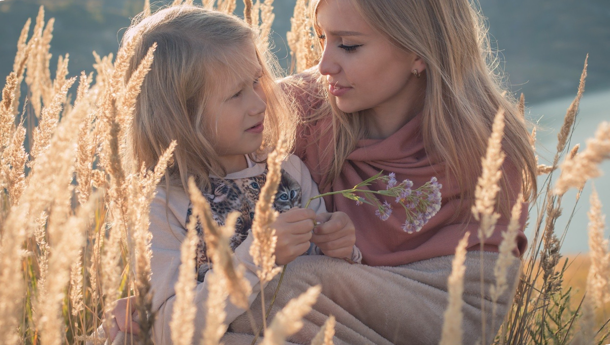 Ребёнок - словно податливая глина в руках скульптора. Давайте становиться профессиональными мастерами, предлагая детям только экологичные методы воспитания и развития их личности.