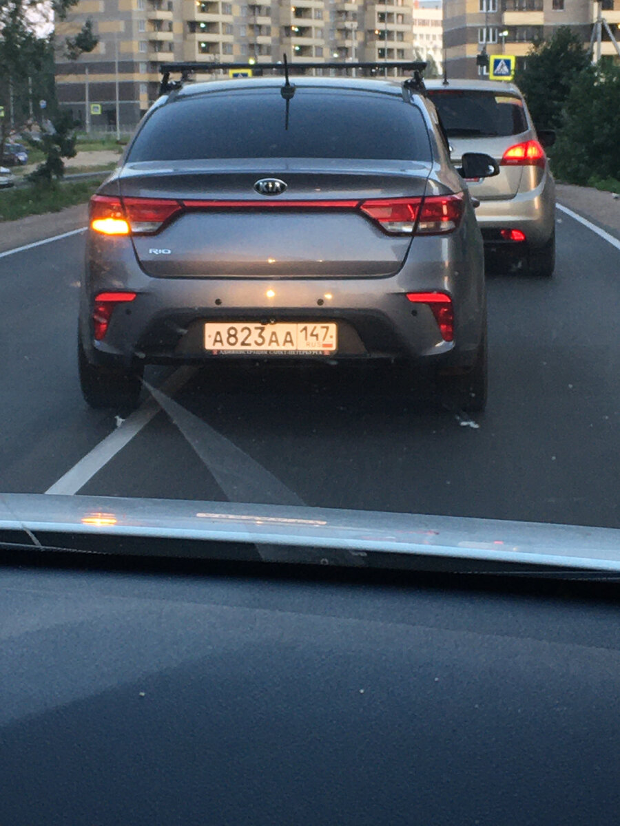 Вот номер машины героя. 