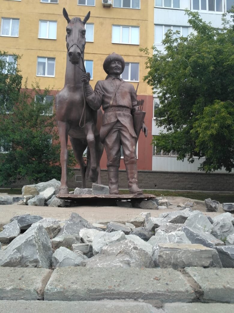 Конь и ба тыр. Фото автора.