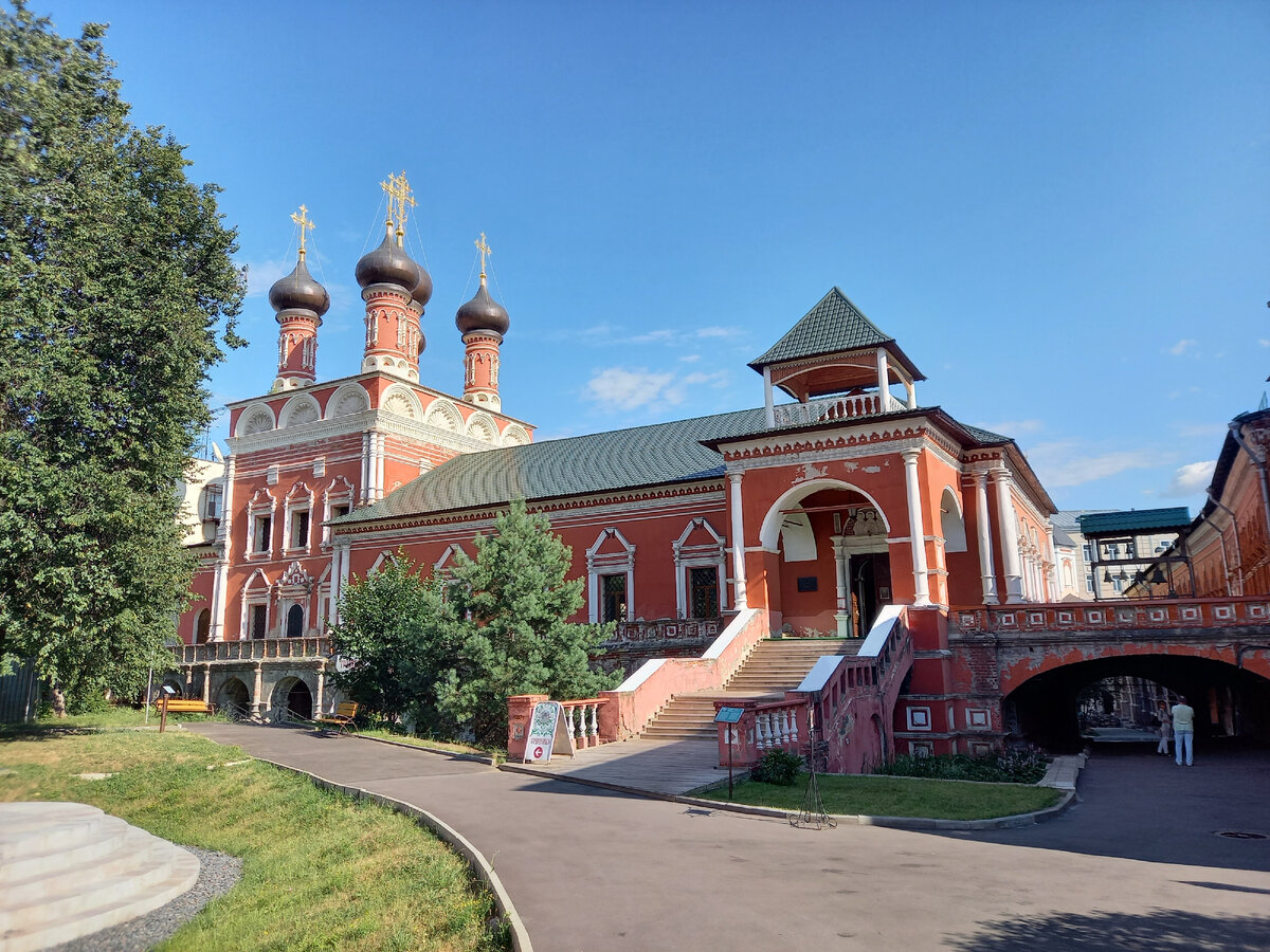 Высоко-Петровский монастырь