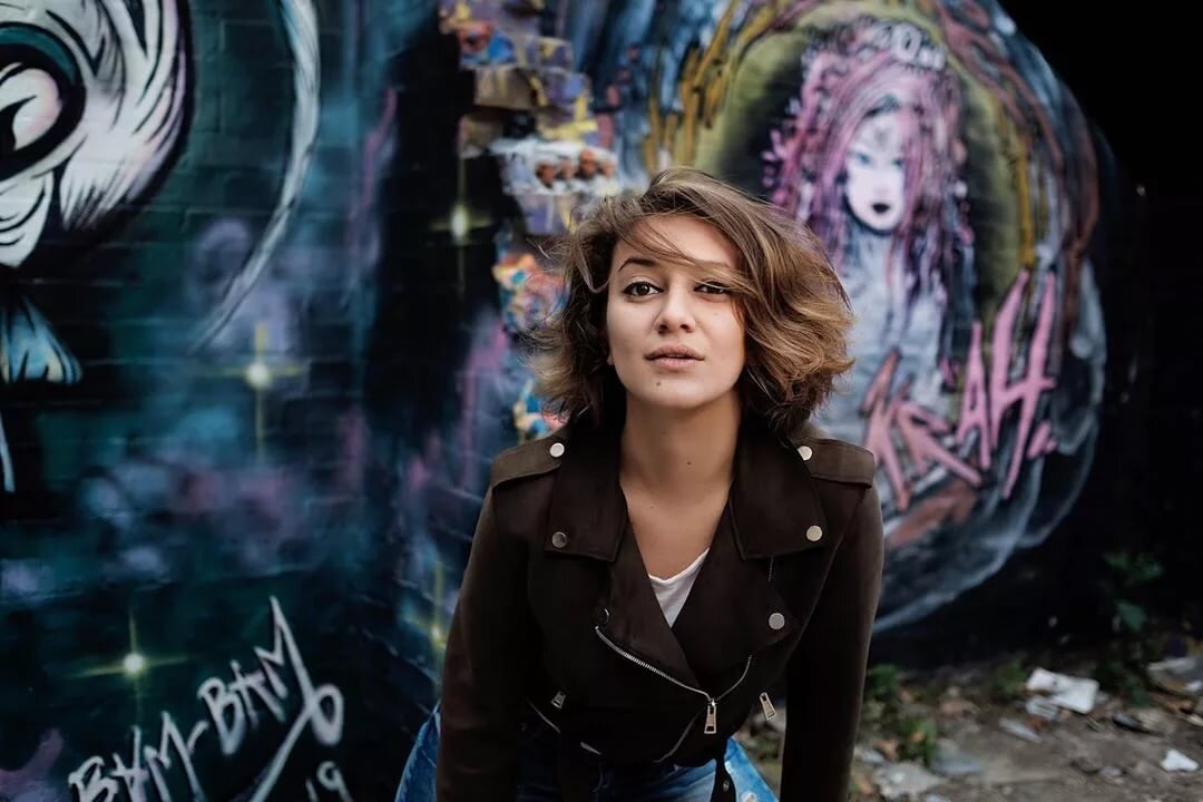 Она может быть и такой. Чувство юмора у человека потрясающее, а еще уровень самоиронии отличный. Умная девушка. Фото: Яндекс-Картинки.