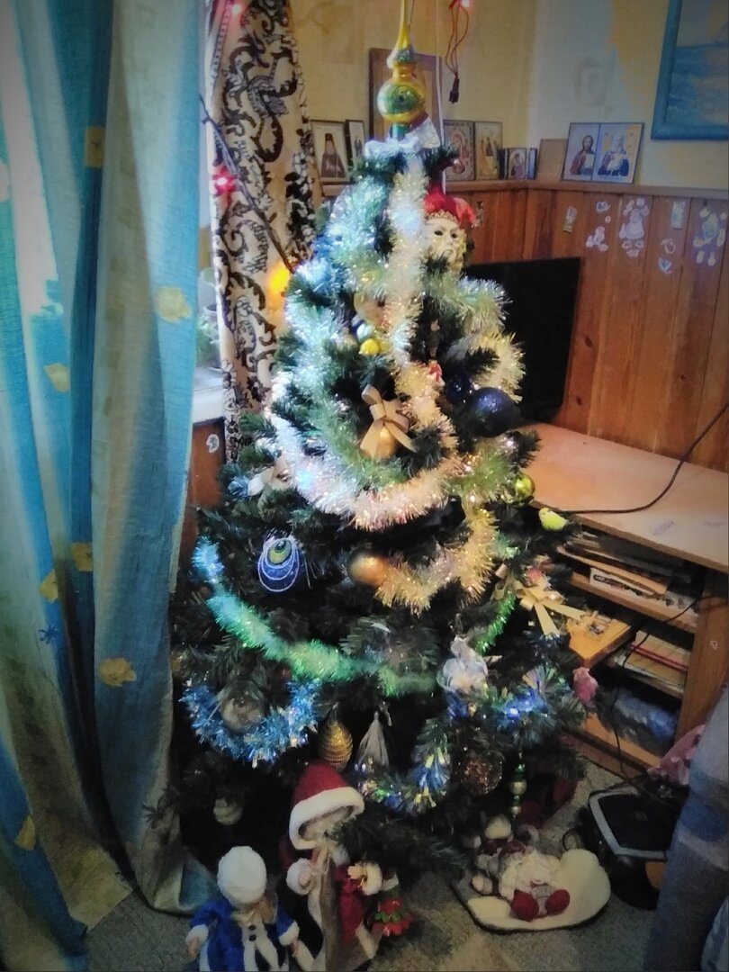 С такой ёлочкой мы будем встречать новый 2022 год. фото автора 