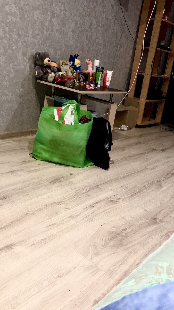 Сумки с подарками и вещами