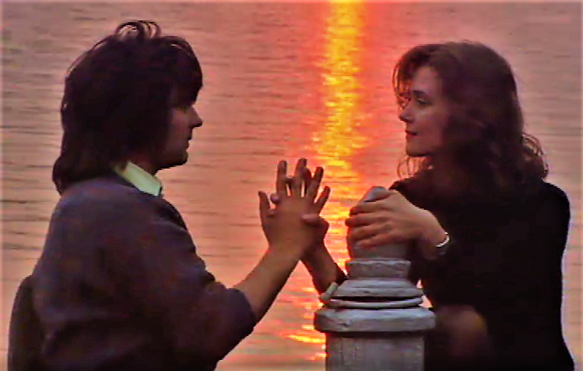 Кадр из программы "Утренняя почта. Путешествие по Москве-реке" (1990)