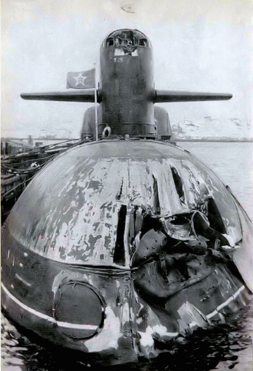 "К-279" после столкновения с айсбергом. Фото с сайта: http://k-279.ru/