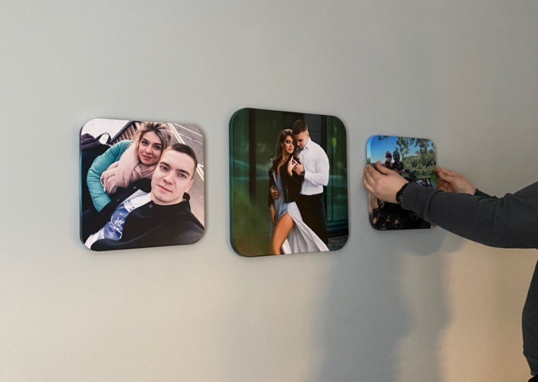 Процесс размещения модульной картины