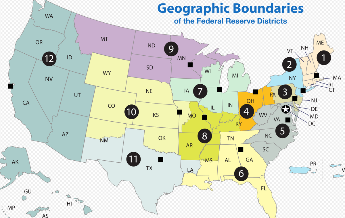 Карта регионов ФРС Авторство: US Court of Appeals and District Court map.svg: User:Tintazulderivative work: Nkocharh;File:Federal Reserve Districts Map - Banks &amp; Branches.png. This is a heavily modified version of Image:US Court of Appeals and District Court map.svg which was based on a U.S. Government document., CC BY-SA 2.5, https://commons.wikimedia.org/w/index.php?curid=3738759