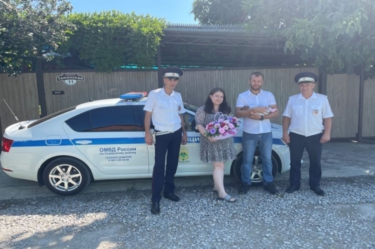    На Кубани полицейские сопроводили роженицу в больницу Краснодара
