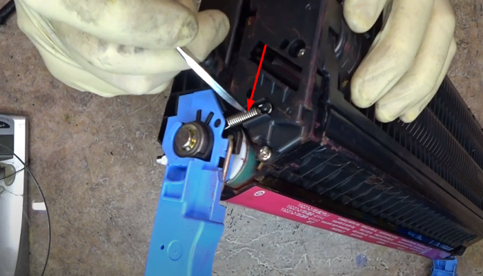 Фото 2. Стягивающая пружина