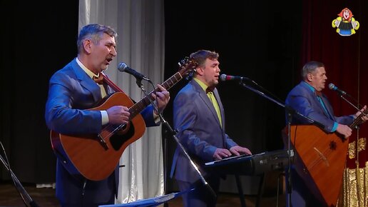 "РЕКА-РЕЧОНКА" поёт ансамбль "Митрофановна" очень душевно прогает ...