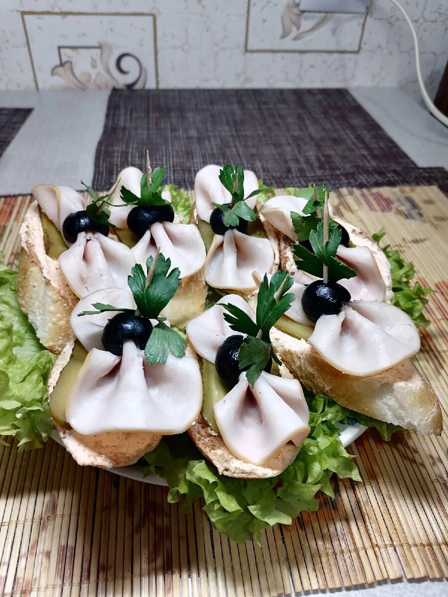 Бутерброды "Бантики" 