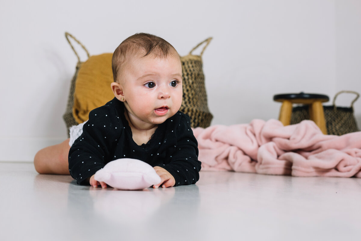 Современный малыш. Baby with Lovely Toy.