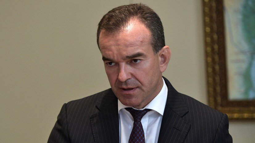   globallookpress.com Kremlin Pool