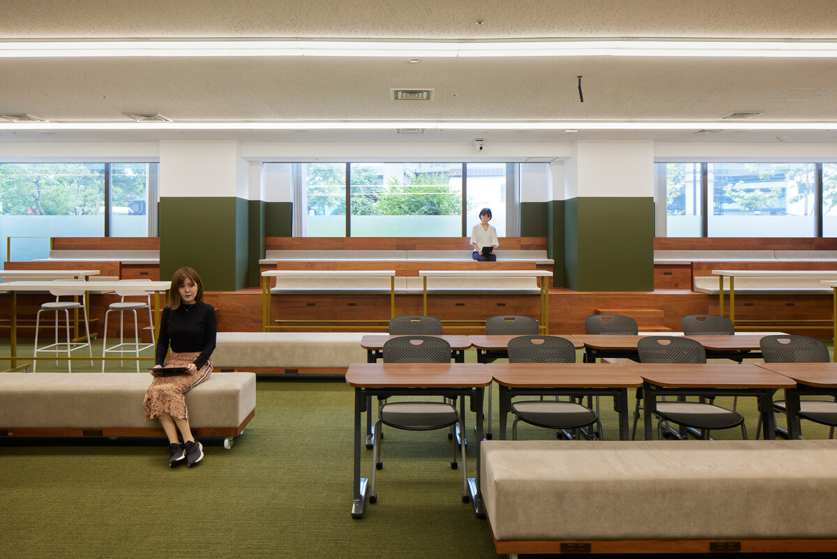 Лекционного зала Института знаний в Токио