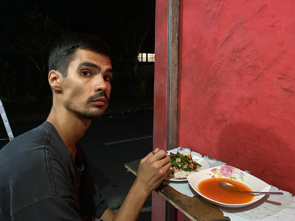 Местная забегаловка