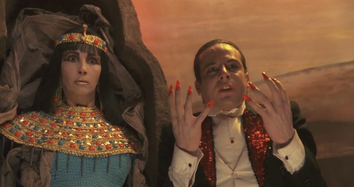 Кадр из фильма "Святая кровь" (1989)