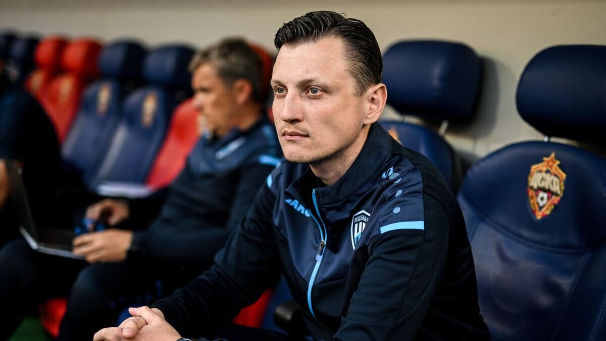    Главный тренер ФК "Нижний Новгород" Михаил Галактионов© РИА Новости / Алексей Филиппов