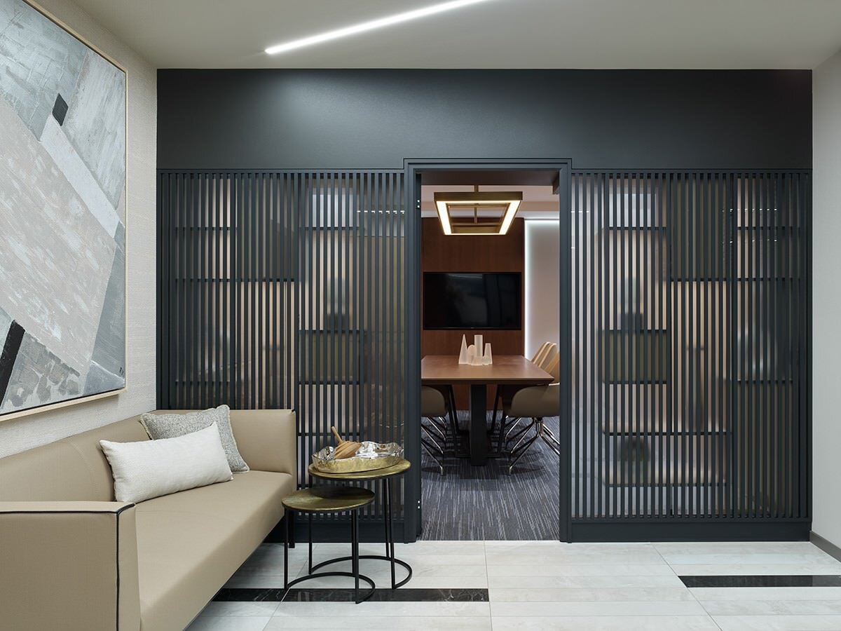 Интерьер офиса по дизайну Юлии Федотовой и Дины Радиной.