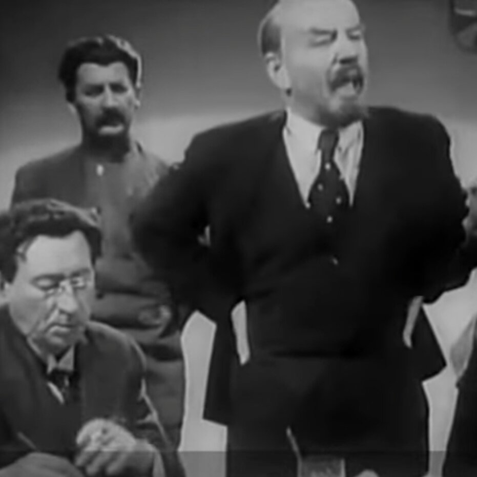 Из фильма"Ленин в октябре"