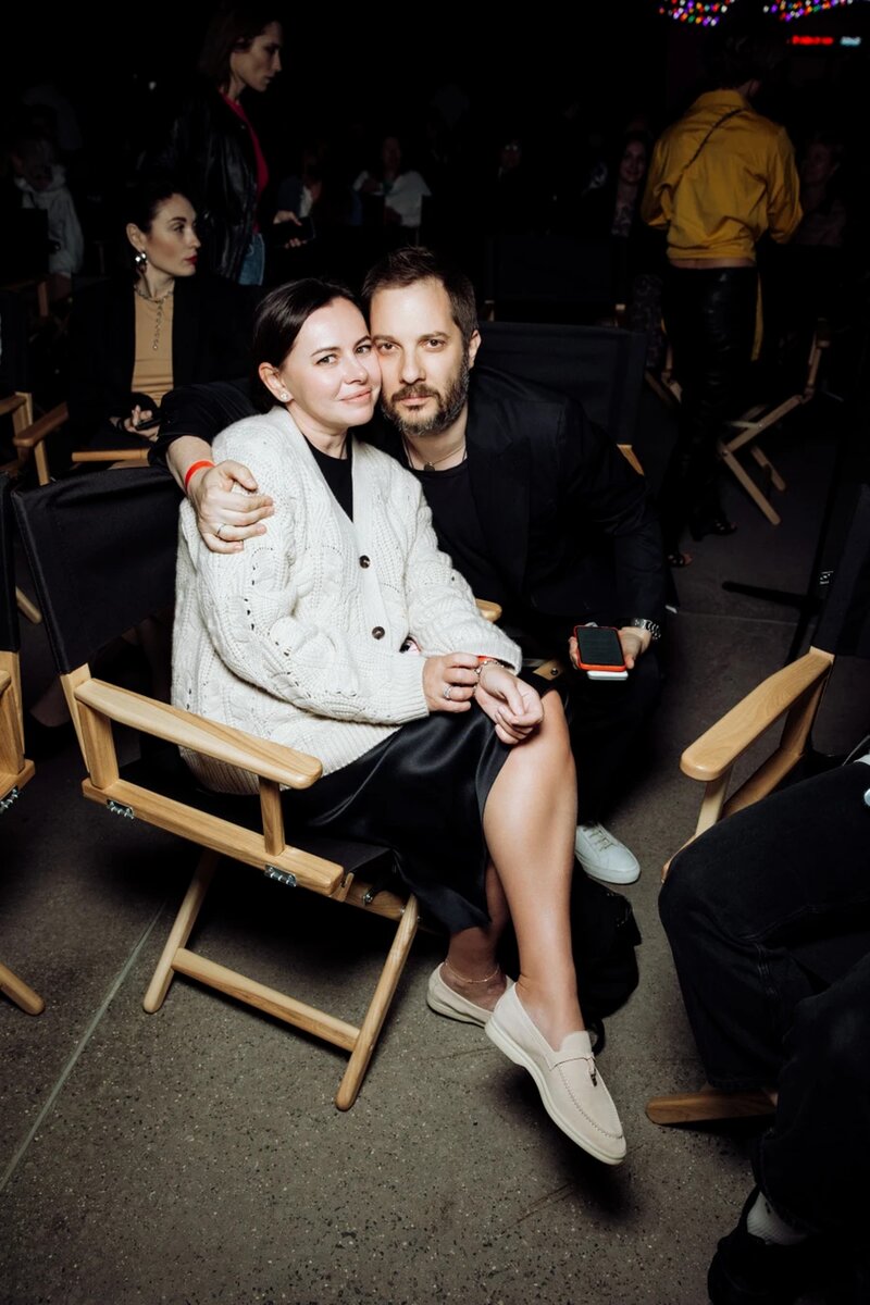    Оксана Лаврентьева с мужем — писателем Александром Цыпкиным Фото: Инстаграм (запрещен в РФ) Оксаны Лаврентьевой