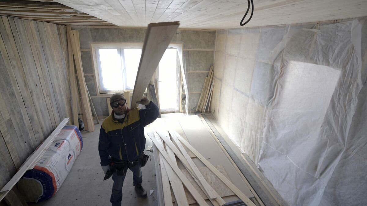    Строительство дома в Ленинградской области© РИА Новости / Александр Гальперин