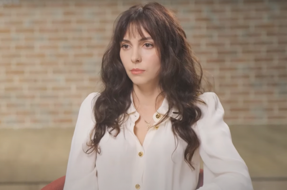    Жена Арестовича отказалась называть русский «языком оккупантов»