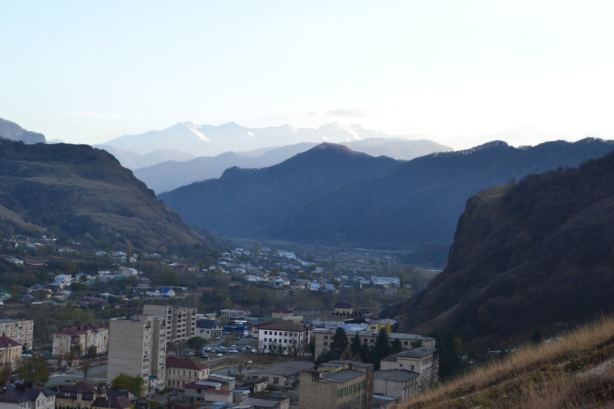 Карачаевск и горы Кавказа (здесь и далее фото автора)