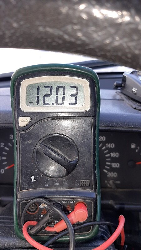 фото автора. Напряжение на выходе замка зажигания