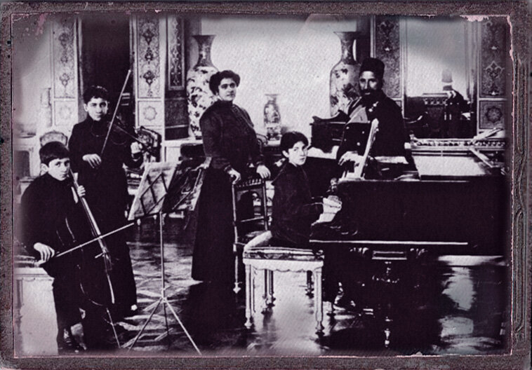 Семья Тагиевых. Колоссальная разница в возрасте не помешала Тагиеву найти свое счастье в браке с юной Соной ханым