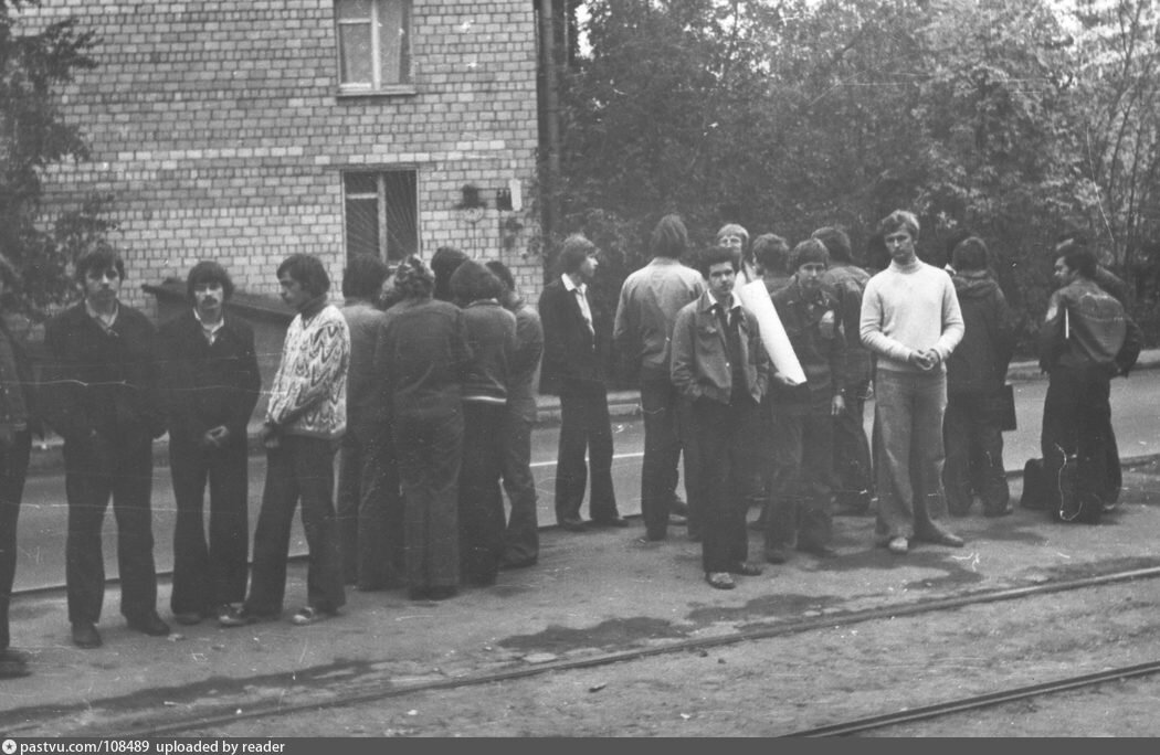 Улица Константина Царева в 1977 году. Это самое старое фото, которое мне удалось найти. С сайта PASTVU.COM
