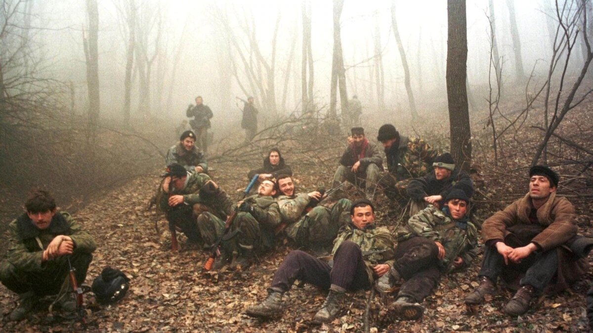 Боевики в горах чечни