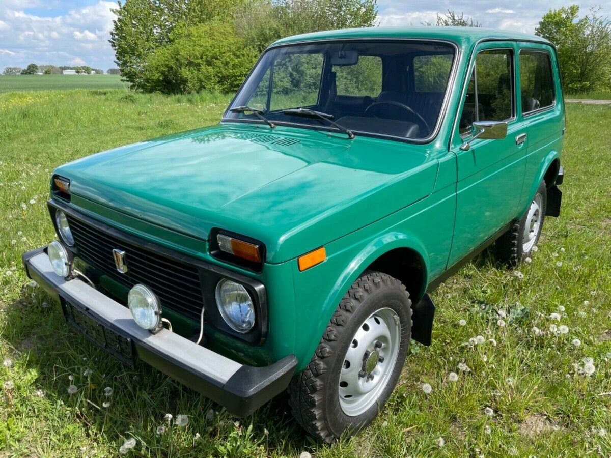 ВАЗ-2121. Старая Нива в оригинале. Стоит в гараже с 1980-ого. Выезжает только на выставки.