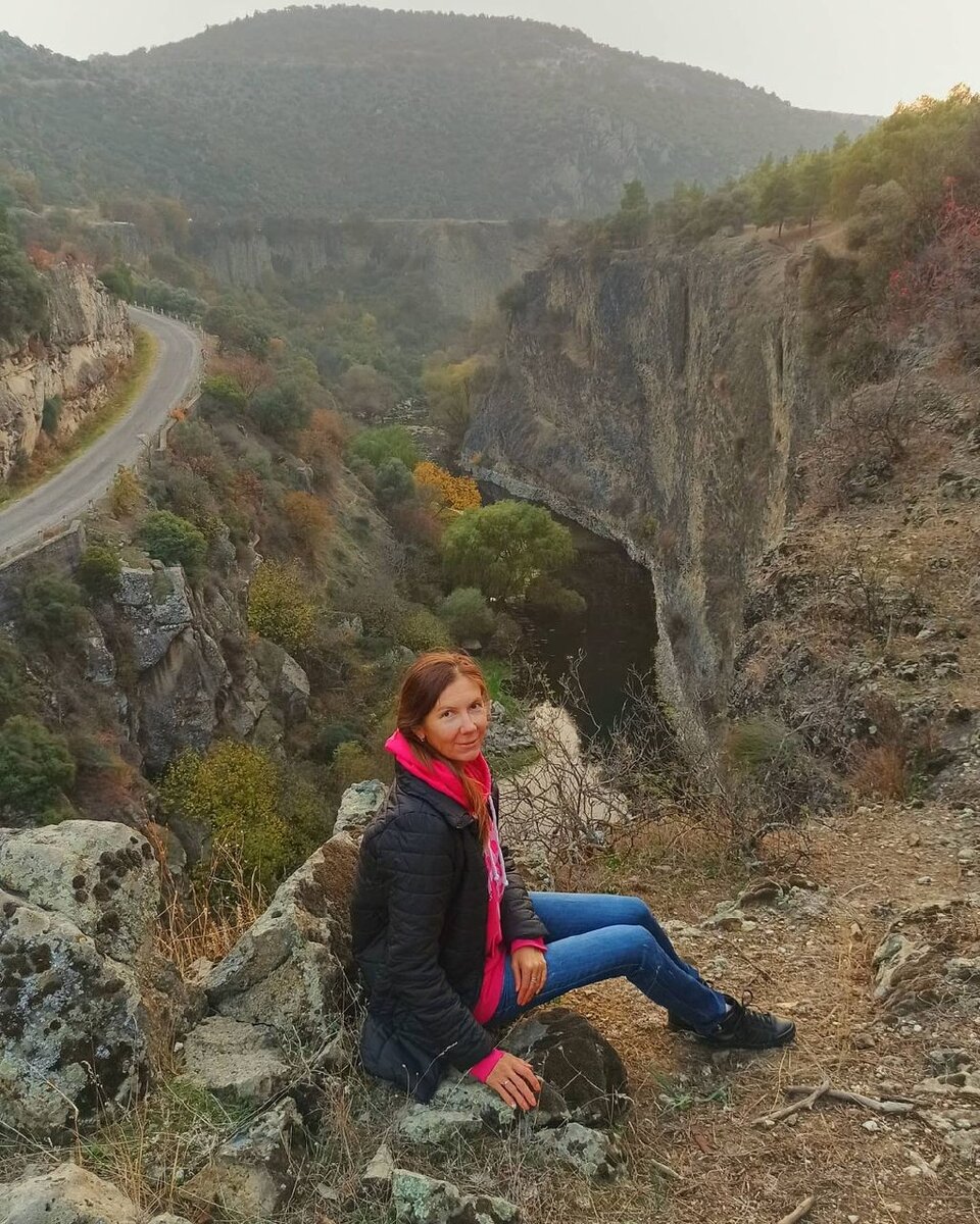 На краю каньона захватывает дух от красоты. Фото автора