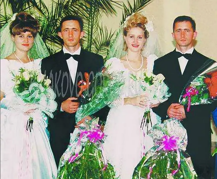 Свадьба близнецов 1997 год. Фото с сайта https://balakovo-gorod.ru/foto/photo_133.html