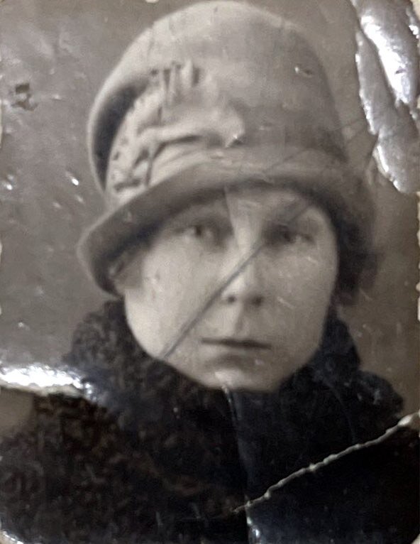 МОЯ  БАБУШКА  ШЕРЕР ГАЛИНА  МИХАЙЛОВНА. 1940  ГОД