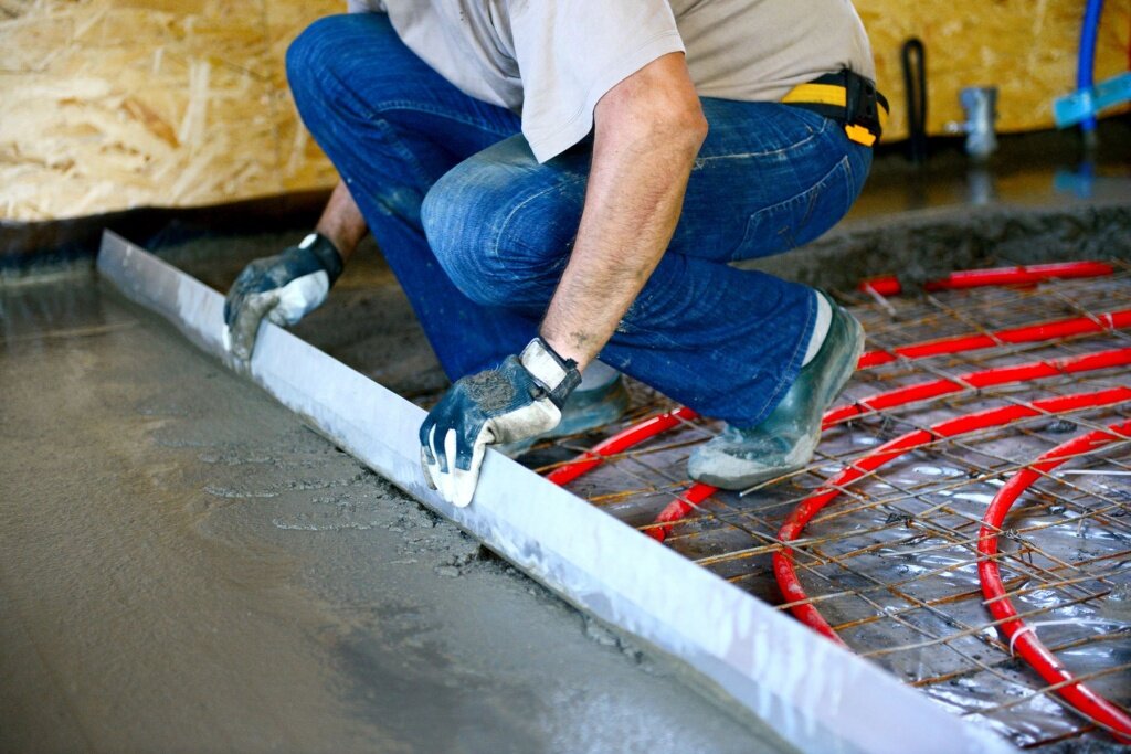 Стяжка пола в санузле