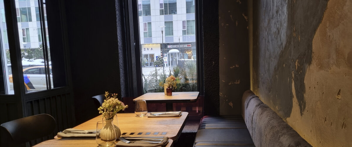 "Агнец", интерьер первого зала