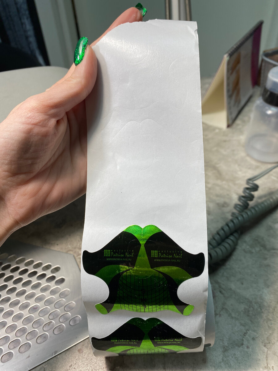 Используем глянцевую поверхность. 