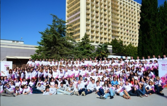 Я примерно в серединке внизу, найти практически нереально