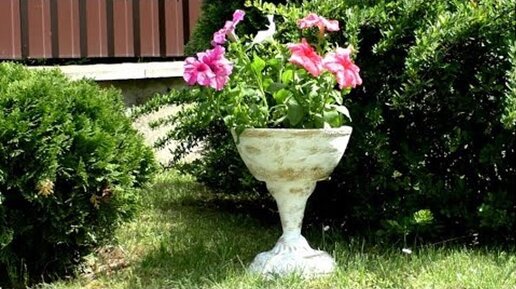 🌺Как сделать садовую вазу из цемента / How to make a garden vase of concrete / A - Video