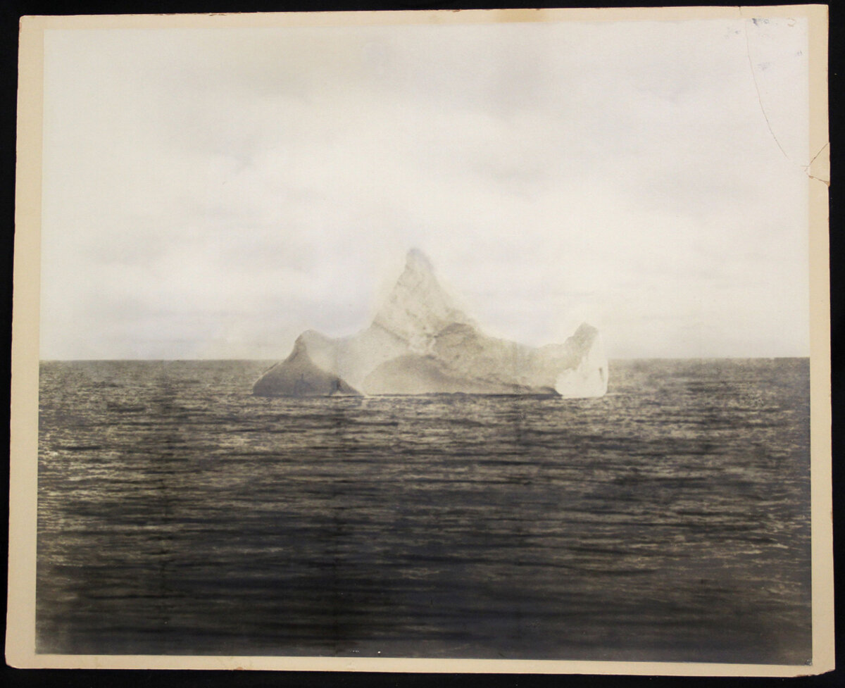 Фото сделанное М. Линоневальдом, главным стюардом немецкого лайнера Prinz Adalbert